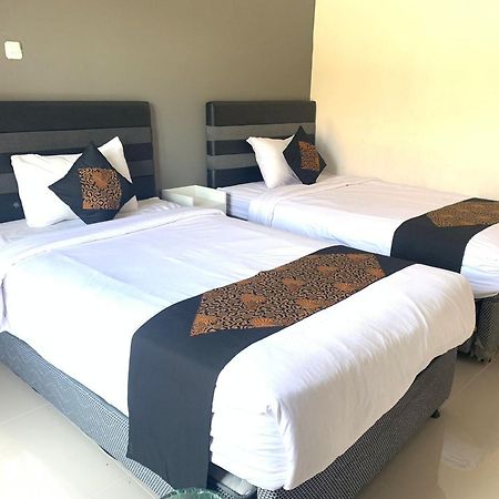 Hotel Tjahaja Baroe Syariah Mitra Reddoorz At Dukuh Kupang Surabaja Exteriér fotografie