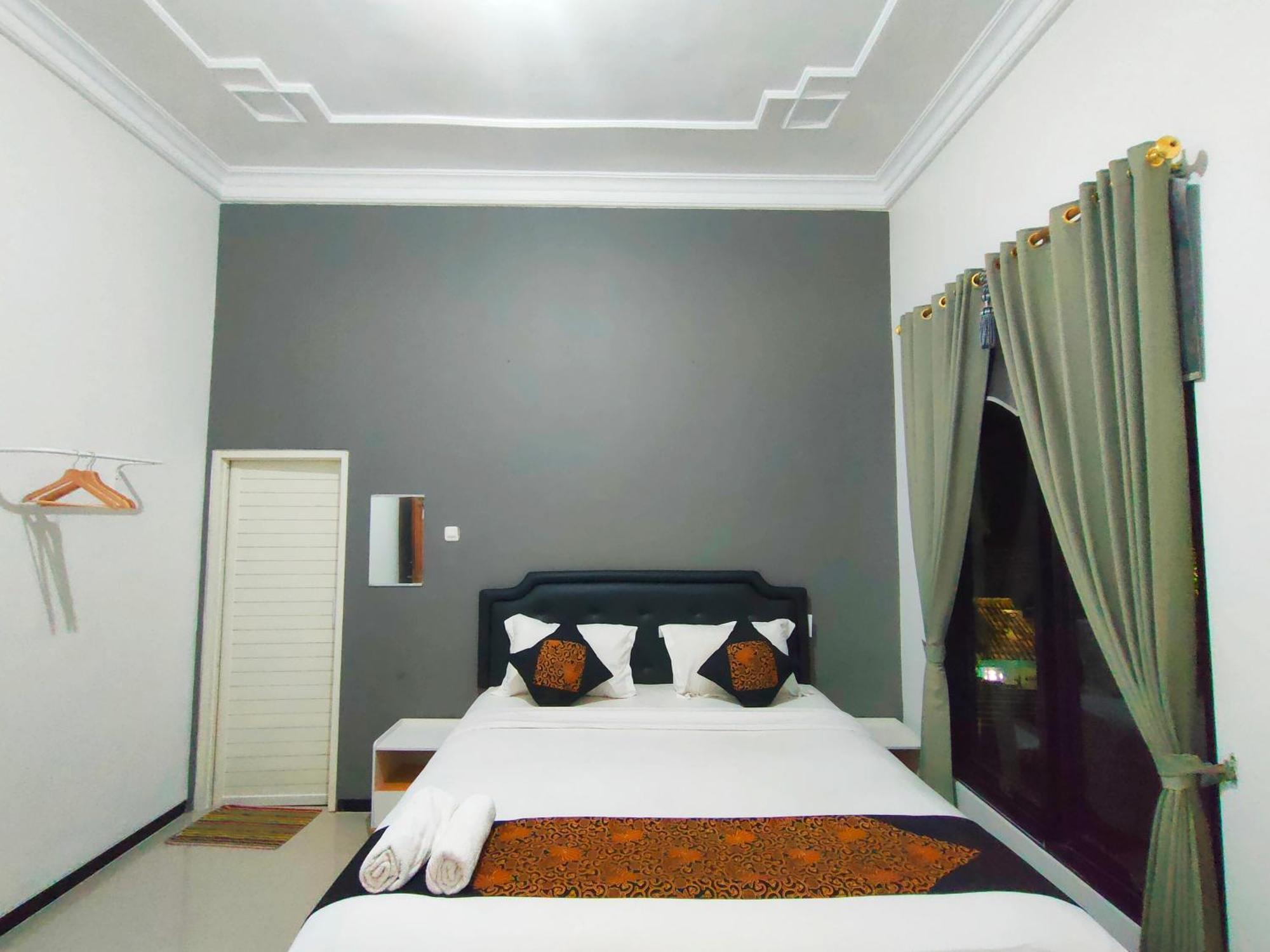 Hotel Tjahaja Baroe Syariah Mitra Reddoorz At Dukuh Kupang Surabaja Exteriér fotografie